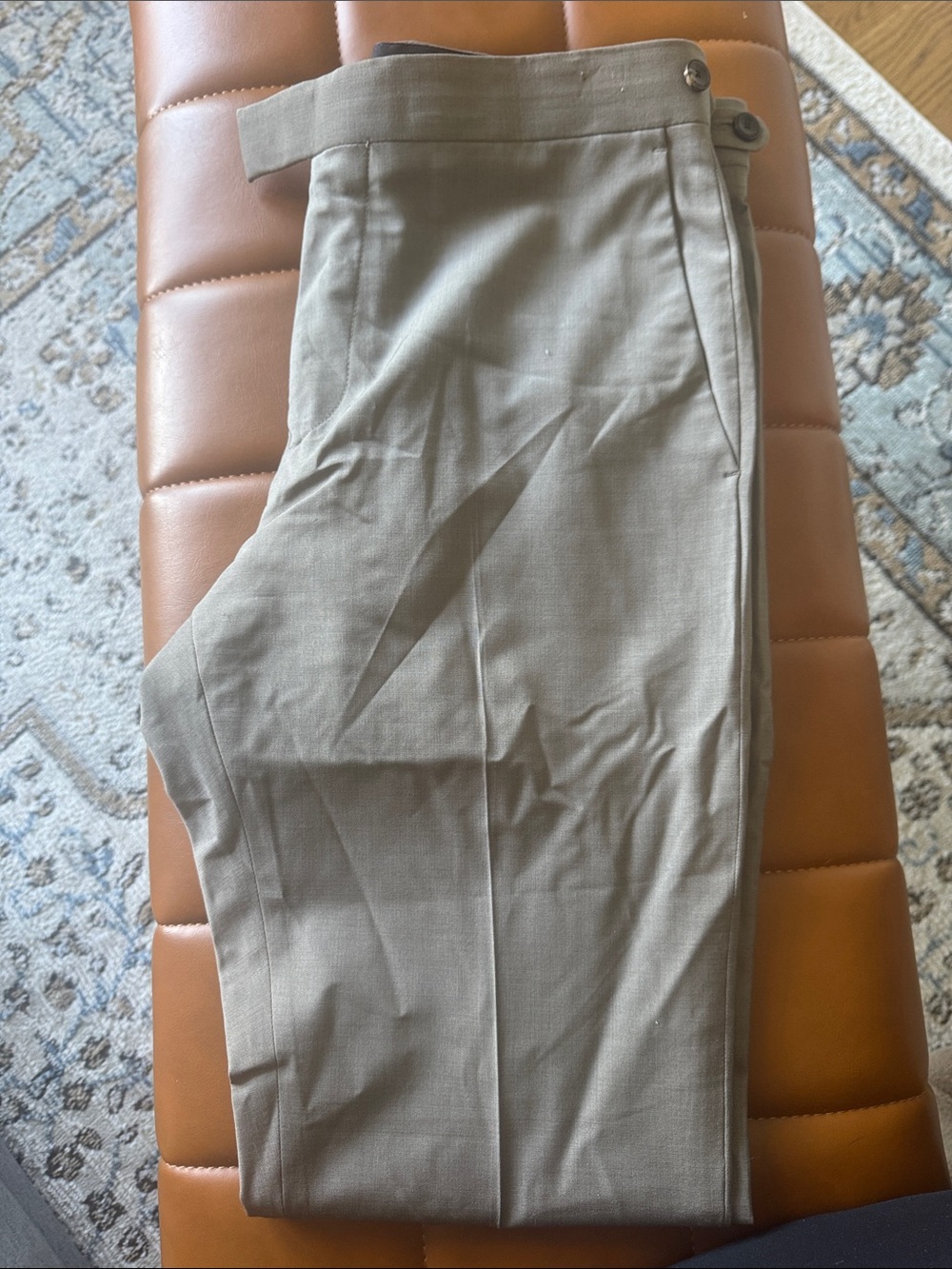 Men's Classic Flat-Front Dress Pants in Light Gray